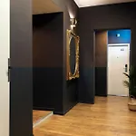 Quentin Canal House Otel