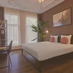 Quentin Canal House Otel
