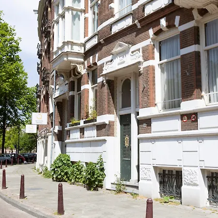 Quentin Hotel 3*