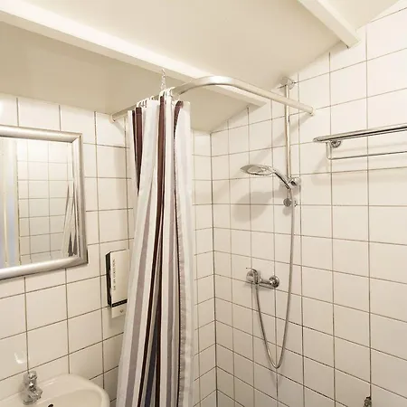 Quentin Canal House Hotel
