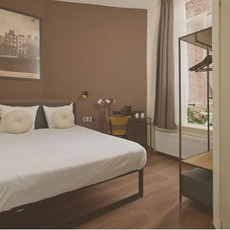 Отель Quentin Canal House Амстердам