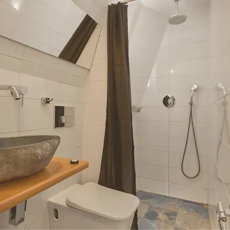 Quentin Canal House Отель 3*