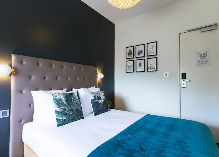 Quentin Canal House Hotel