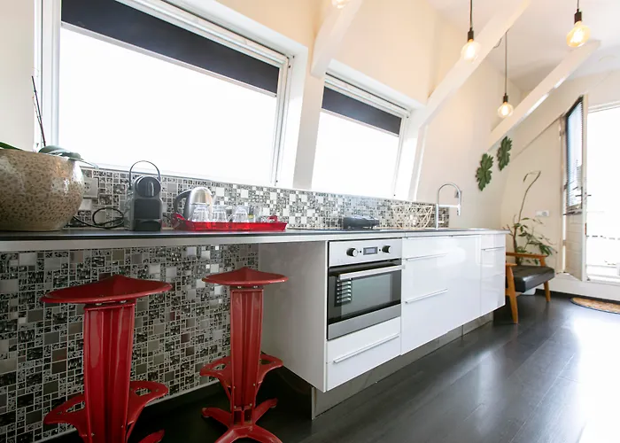 Quentin Canal House Hotel