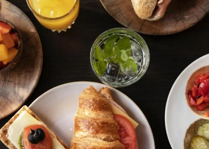 Hotel Quentin Canal House 3*