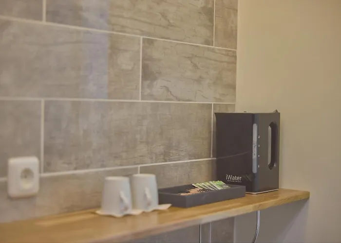 Quentin Canal House Hotel