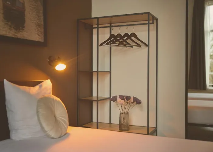 Quentin Canal House Hotel