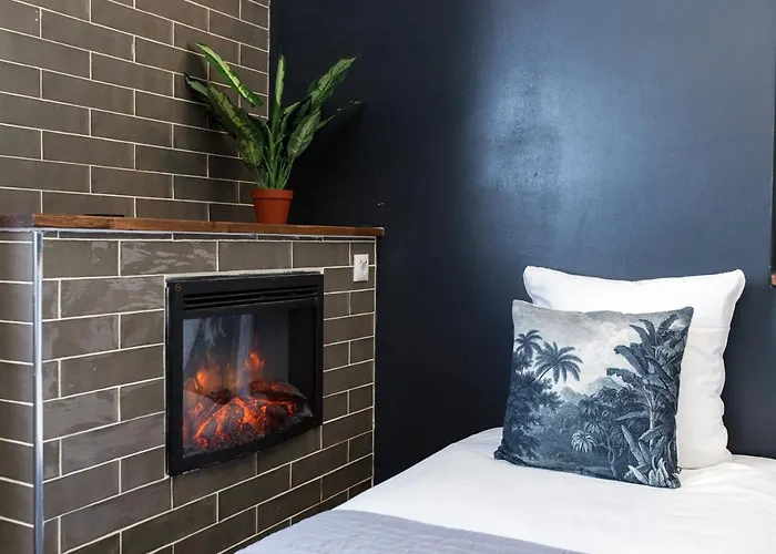 Quentin Canal House Hotel