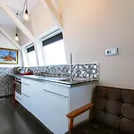 Quentin Canal House 3*