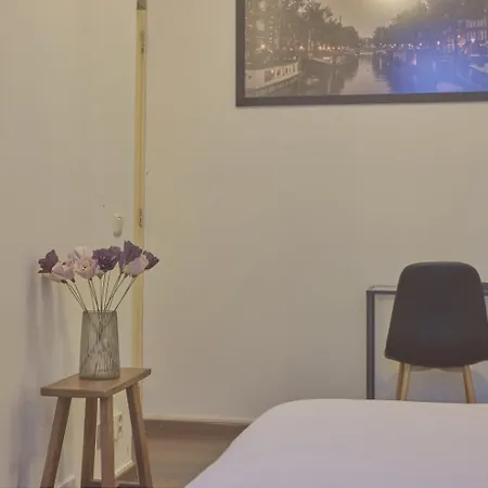 Quentin Canal House ホテル 3*