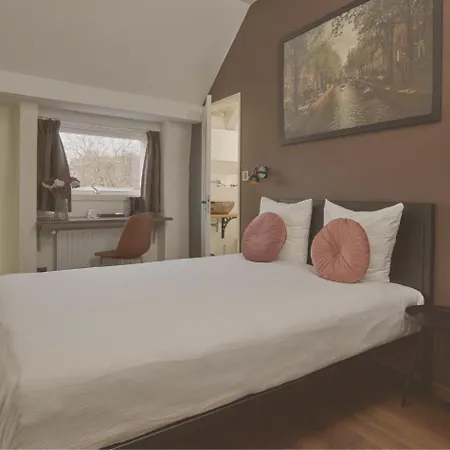 Quentin Canal House 3*
