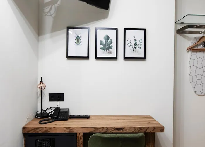 Quentin Canal House Hotel 3*