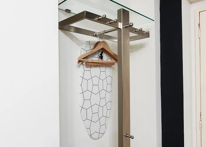 Quentin Canal House Hotel 3*