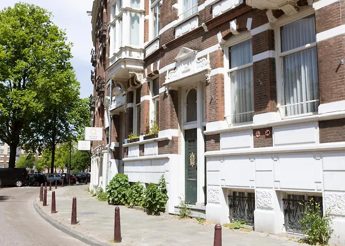 Quentin Canal House Hotel 3*