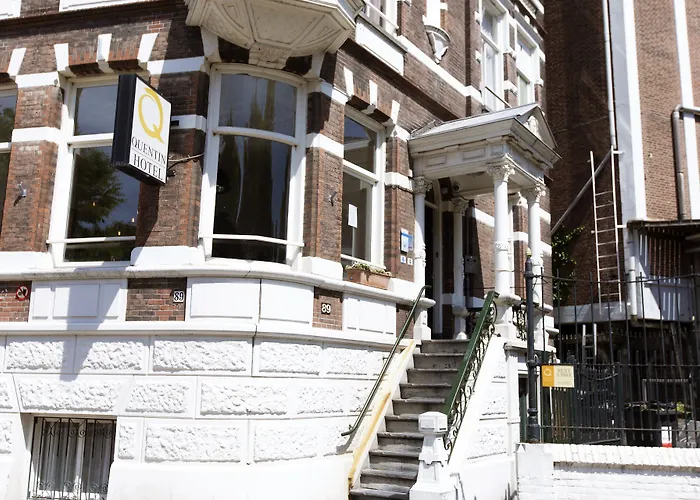 Quentin Canal House Hotel 3*